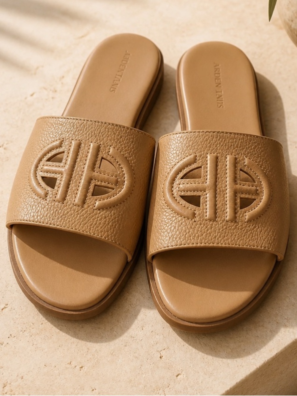 COLE HAAN Flynn Logo Slide Sandals Pecan Leather Cutout Pebbled Slip On Flat 7.5